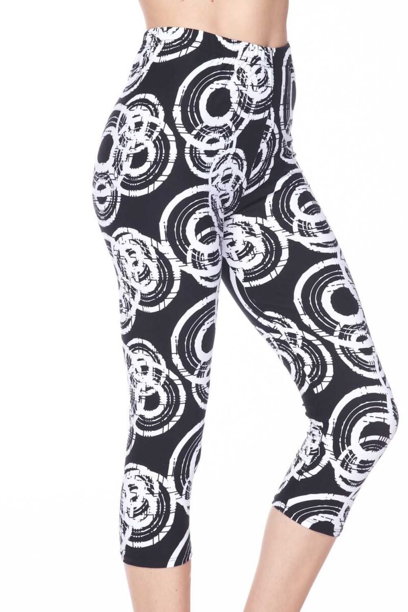 Circular Wave Brushed Printed Capri Leggings - Its All Leggings