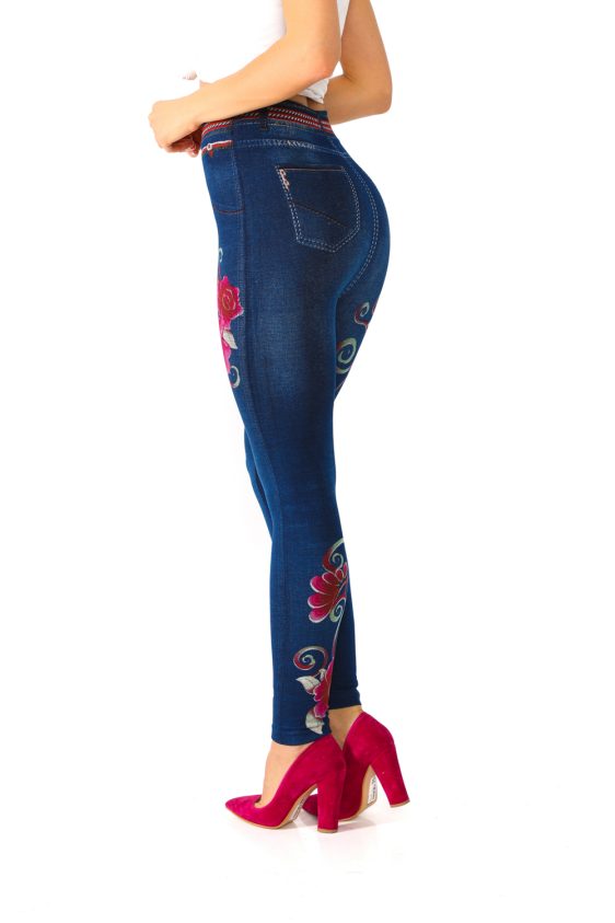 Jeggings with Big Red Roses and a Braided Belt - 3