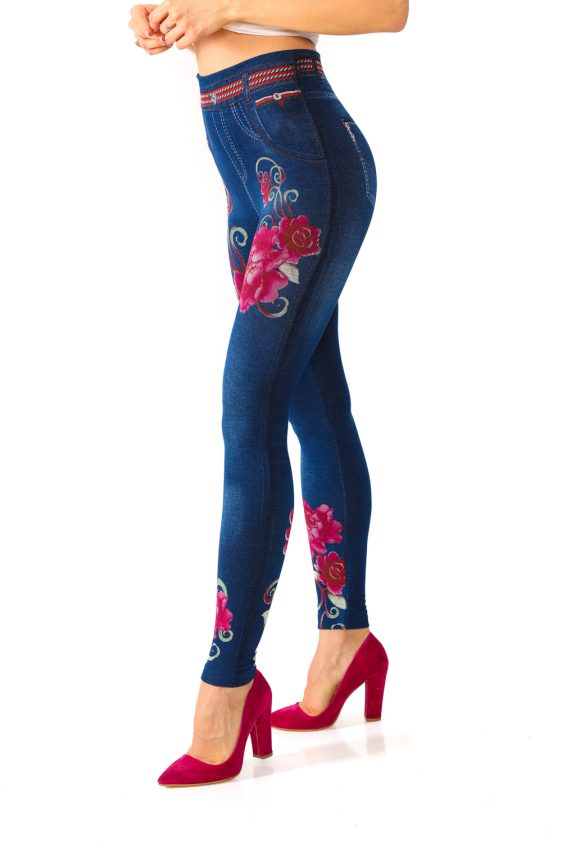 Jeggings with Big Red Roses and a Braided Belt - 6