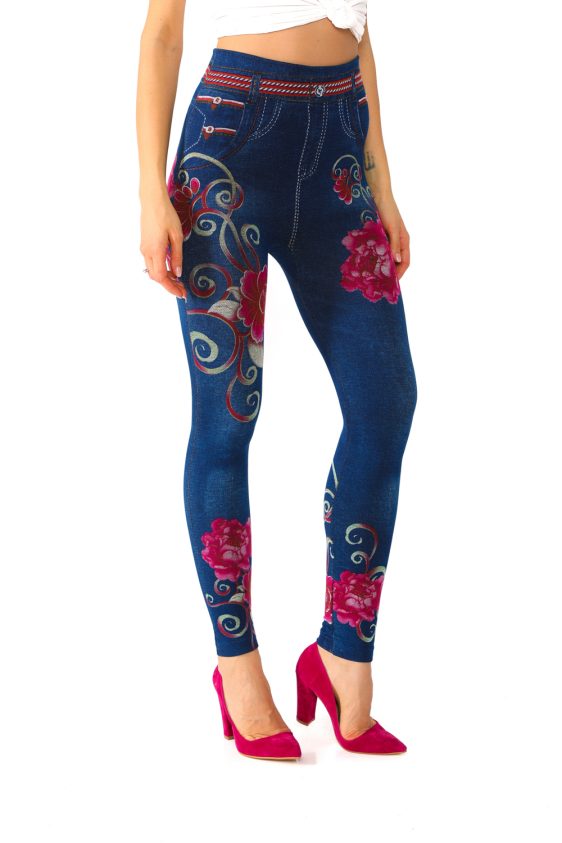 Jeggings with Big Red Roses and a Braided Belt - 7