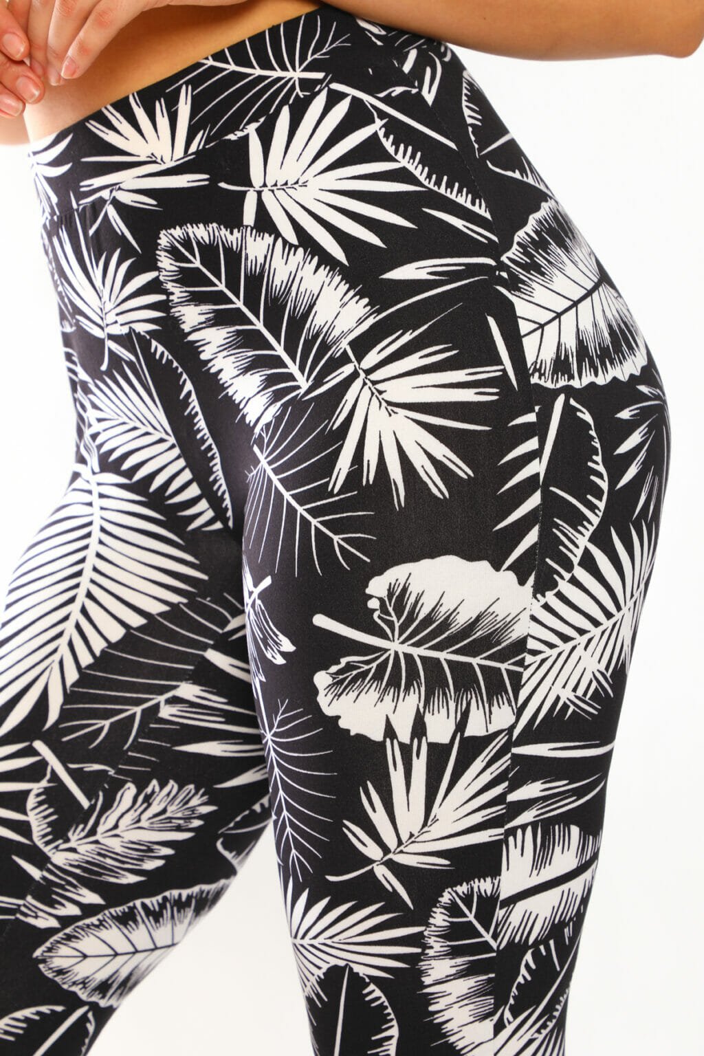 Yummy Material Leaves Printed Flare Pants - 5