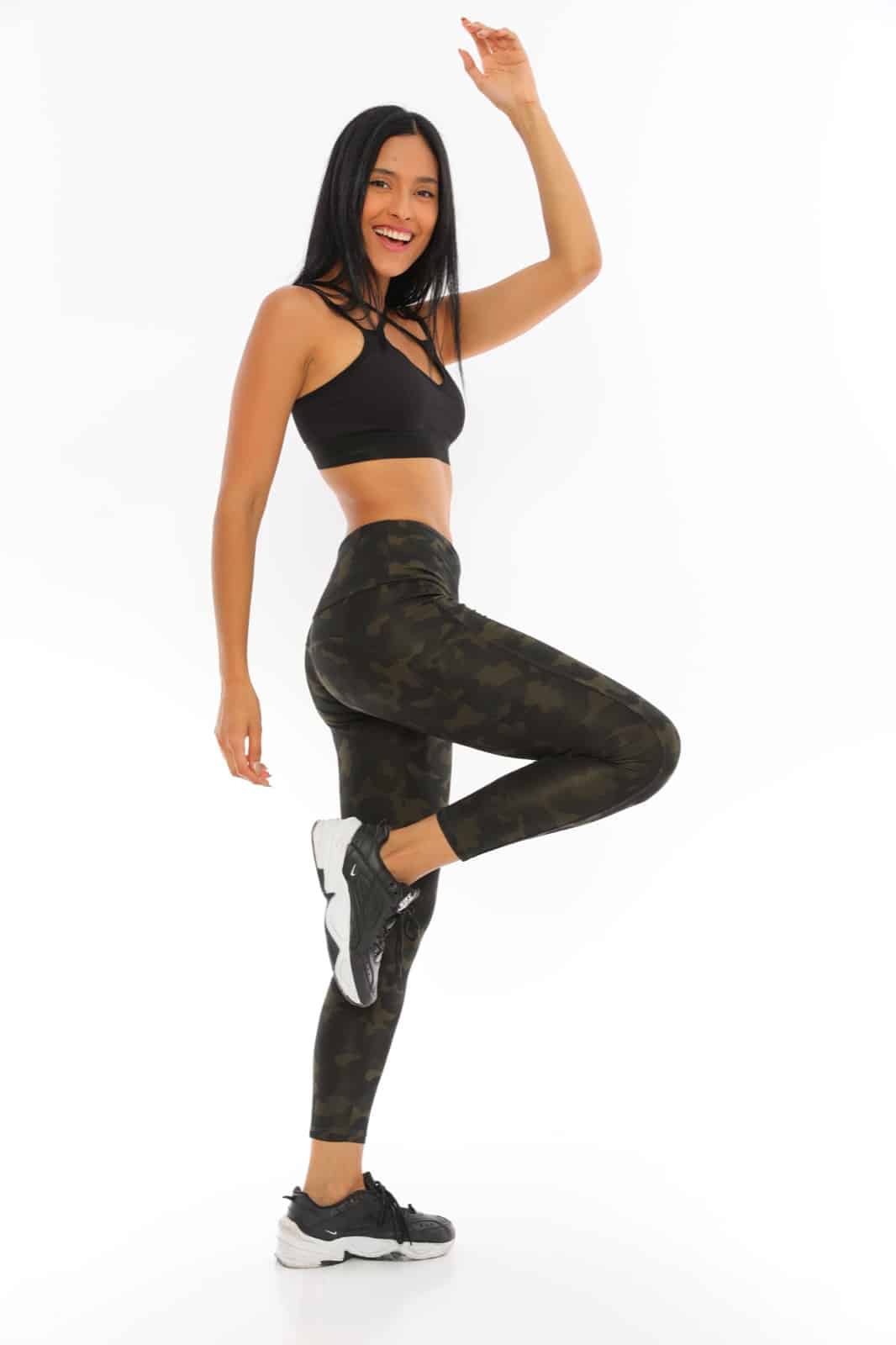Activewear High Waisted Green Color Camo Design Yoga Pants with Side  Pockets - Its All Leggings